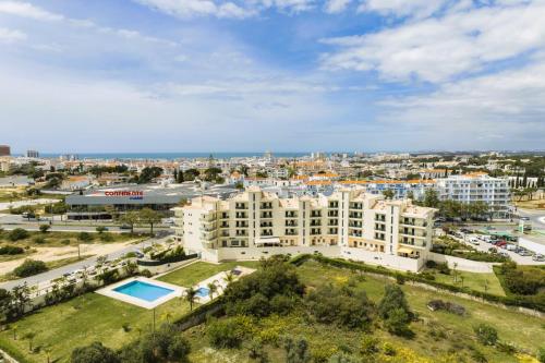 Penthouse Escape with Large Terrace, Pool & Garden