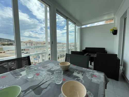 2 pièces mezzanine, parking privé, animaux admis - FR-1-338-475
