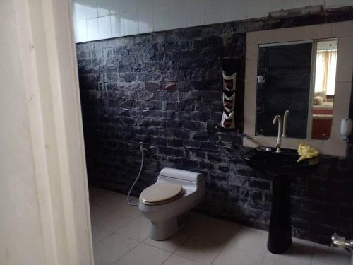 O baie la Villa utama pondok yedidah