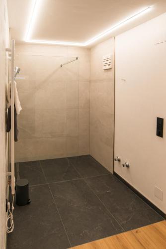 Un baño de Pension Appartements Alpenblick