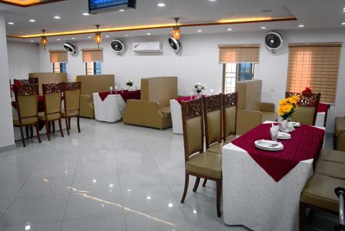 Nhà hàng/khu ăn uống khác tại Neshaz Hotel & Suites