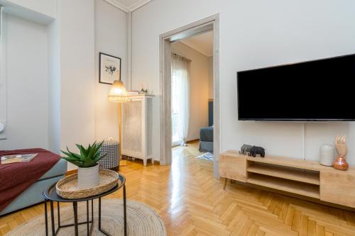Spacious 2 Bedroom Apartment In Koukaki