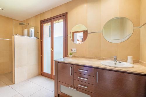 Koupelna v ubytování Ses Parellades by Mallorca House Rent