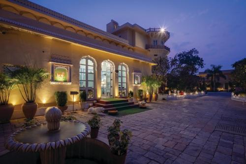 Zahrada ubytování Chomu Palace Jaipur - A Heritage Hotel