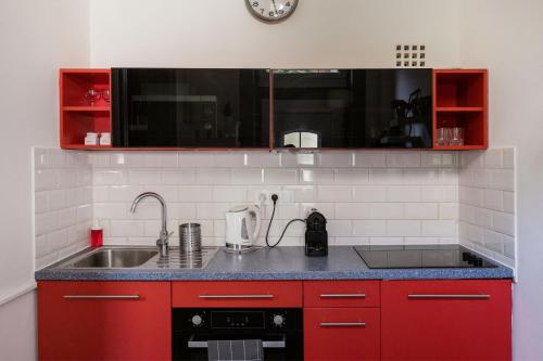 Trendy apartment at the hippest location 1072 Budapest, 12 Dob utca kép - 3