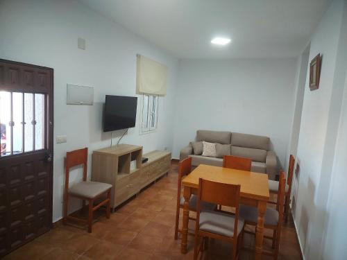 TV a/nebo společenská místnost v ubytování Casa La Morera