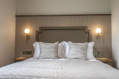 Una cama o camas en una habitación de The Tempest Arms