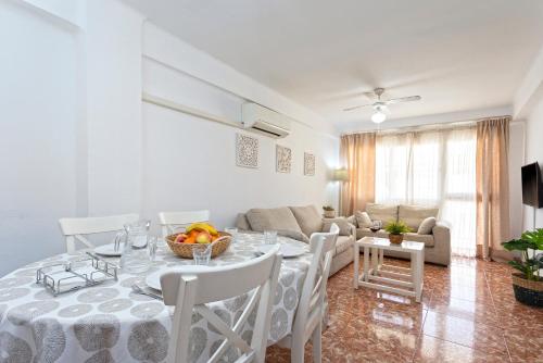 CITY CENTER AND NEXT TO THE BEACH 3 BEDROOMs