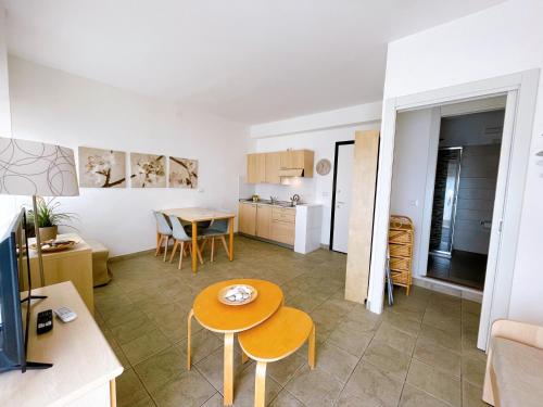 A kitchen or kitchenette at IL GABBIANO