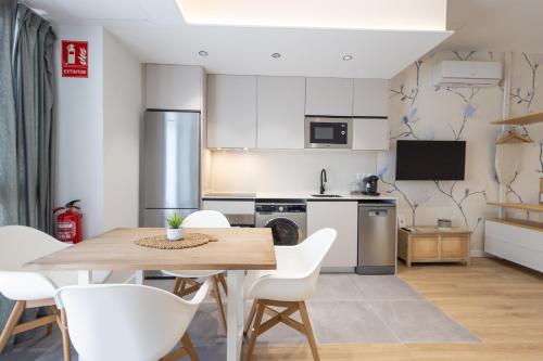 CASA FLORIT - The Turia Park Lofts - 4 Guests- AC & WiFi - Near City Centre