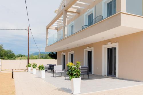 Το κτήριο όπου στεγάζεται  το διαμέρισμα