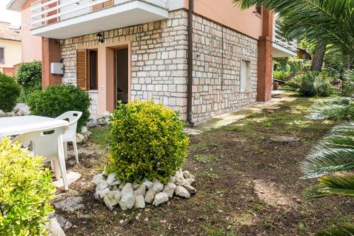 Gallery image of A30 - Poggio, nuovo bilocale con giardino in Poggio