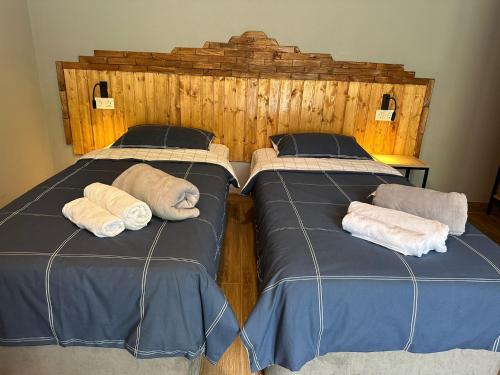 Postel nebo postele na pokoji v ubytování family Hotel Aranisi