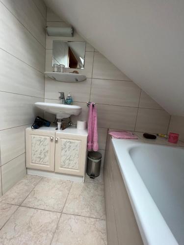 Ένα μπάνιο στο Apartment Nürnberg