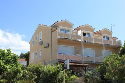Charlie Apartments