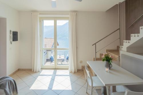 Blue Bliss Apartment by Rent All Como