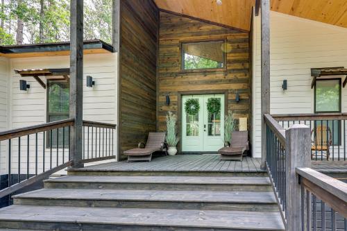 Gambar di galeri bagi Family-Friendly Broken Bow Home with Deck and Grill! di Broken Bow