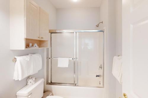 Koupelna v ubytování Magnolia Escape Retreat