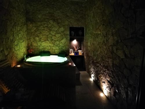 Fotografie z fotogalerie ubytování SPA ROOM SICILIA - Intera casa con spa privata Jacuzzi Sauna Bagno di Vapore ad uso illimitato v destinaci Rosolini