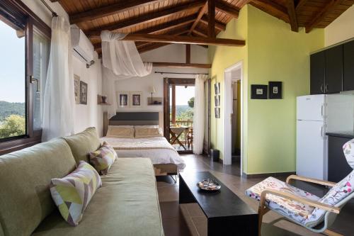 Ruang duduk di Heos Accommodation