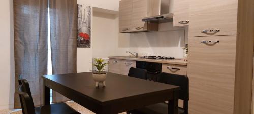 Molfetta Central Station Studioにあるキッチンまたは簡易キッチン