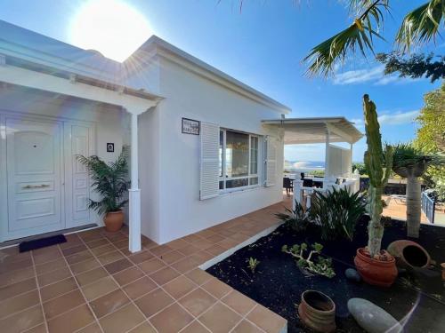 VILLA BARQUITO by JK Lanzarote