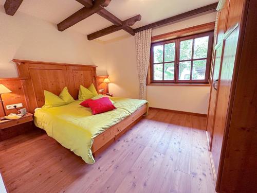 A bed or beds in a room at WASSERFALL TOP 2