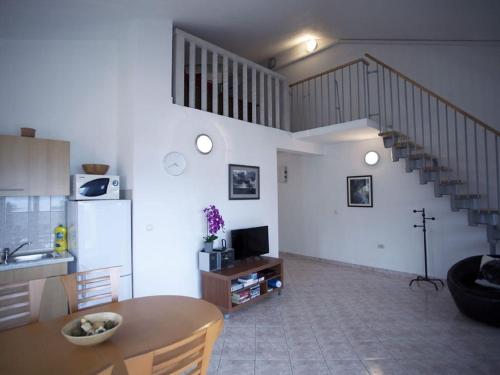 Penthouse Duplex Nina - Seaview 250m to Beach and Restaurants - Free Parking - Trogir and Ciovo - 15 minutes to airport
