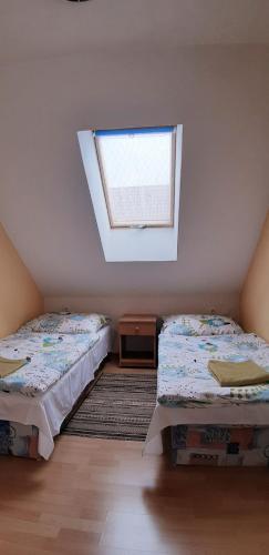 Katil atau katil-katil dalam bilik di Apartmány Lúčky 30