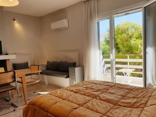 Rooftop Studio Apt - 5 Min Walk to Holargos Metro