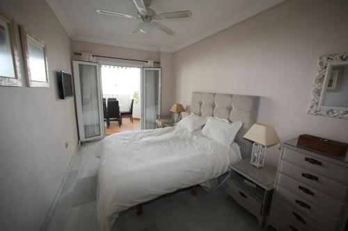 Stylish, Spacious apartment with sea view