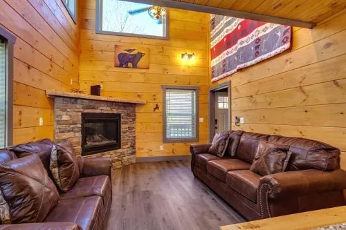 Dancing Bear Cabin- Relax & Enjoy! photo 1