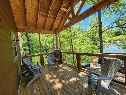 Dancing Bear Cabin- Relax & Enjoy! photo 12