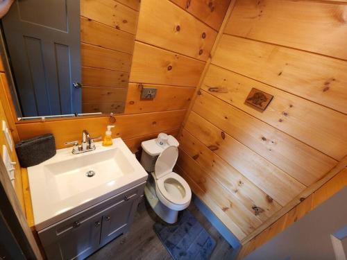 Dancing Bear Cabin- Relax & Enjoy! photo 14