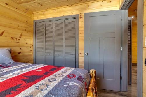 Dancing Bear Cabin- Relax & Enjoy! photo 17