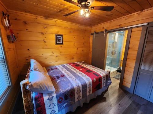 Dancing Bear Cabin- Relax & Enjoy! photo 25