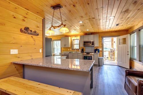 Dancing Bear Cabin- Relax & Enjoy! photo 29