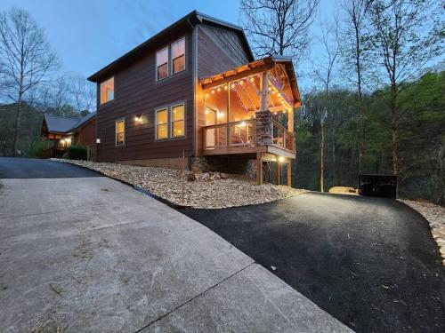 Dancing Bear Cabin- Relax & Enjoy! photo 42