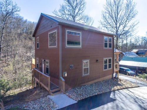 Dancing Bear Cabin- Relax & Enjoy! photo 45