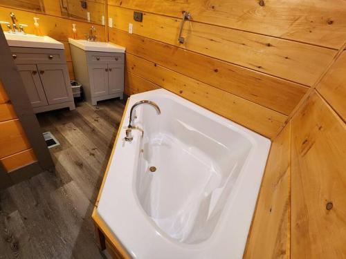 Dancing Bear Cabin- Relax & Enjoy! photo 49