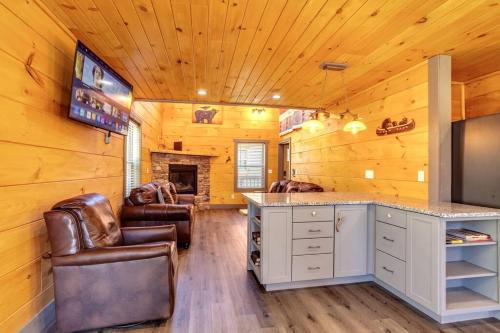 Dancing Bear Cabin- Relax & Enjoy! photo 65