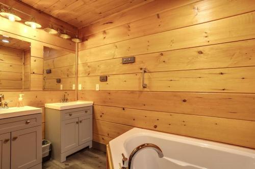 Dancing Bear Cabin- Relax & Enjoy! photo 68