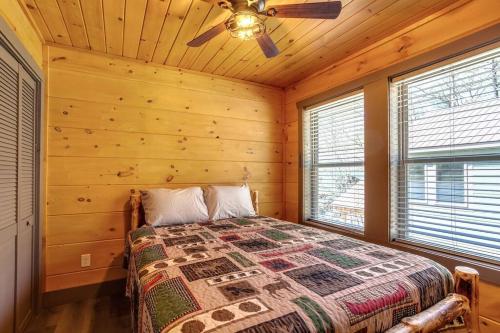 Dancing Bear Cabin- Relax & Enjoy! photo 74