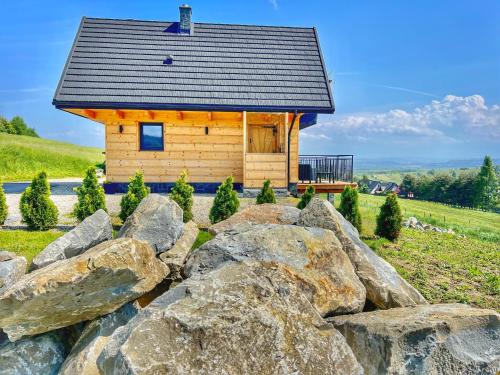 Landskap semula jadi dekat dengan chalet