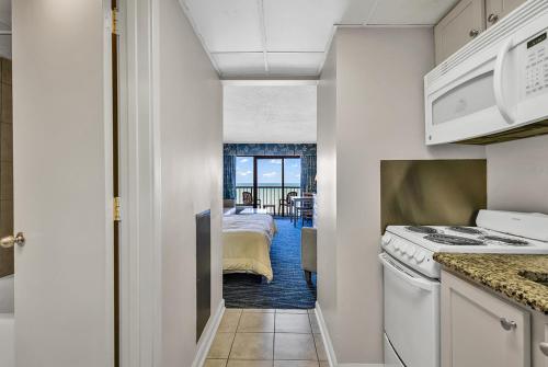Η κουζίνα ή μικρή κουζίνα στο Windsurfer Hotel