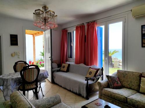 Χώρος καθιστικού στο Villa Helen