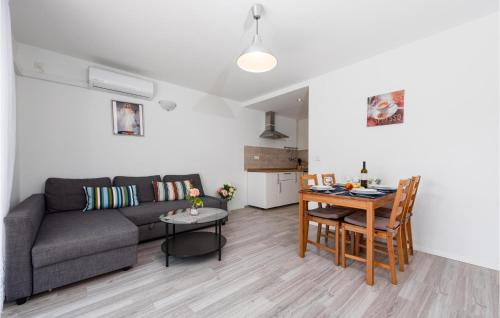 Stunning Apartment In Zadar With Wifi