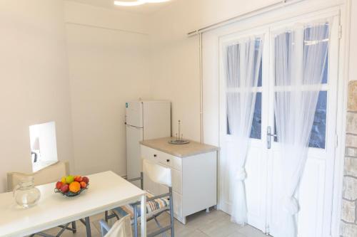 Φωτογραφία από το άλμπουμ του Karavos Sea View Apartments στη Σκόπελο