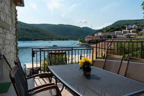 Apartment IVO near the sea