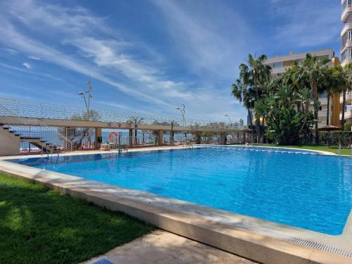 Piso en primera línea de playa en Urbanización el Olivar